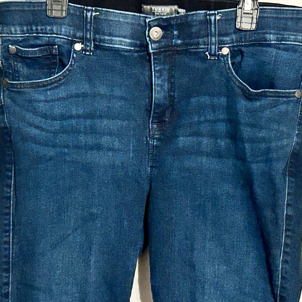 Torrid 16 Bombshell Skinny Super Soft Jean zip ankle